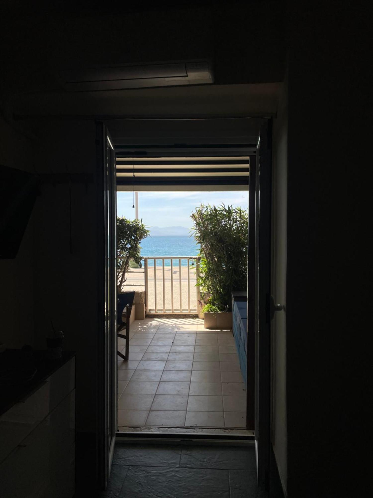 Sea La Vie - Beachfront Retreat Loutráki Buitenkant foto
