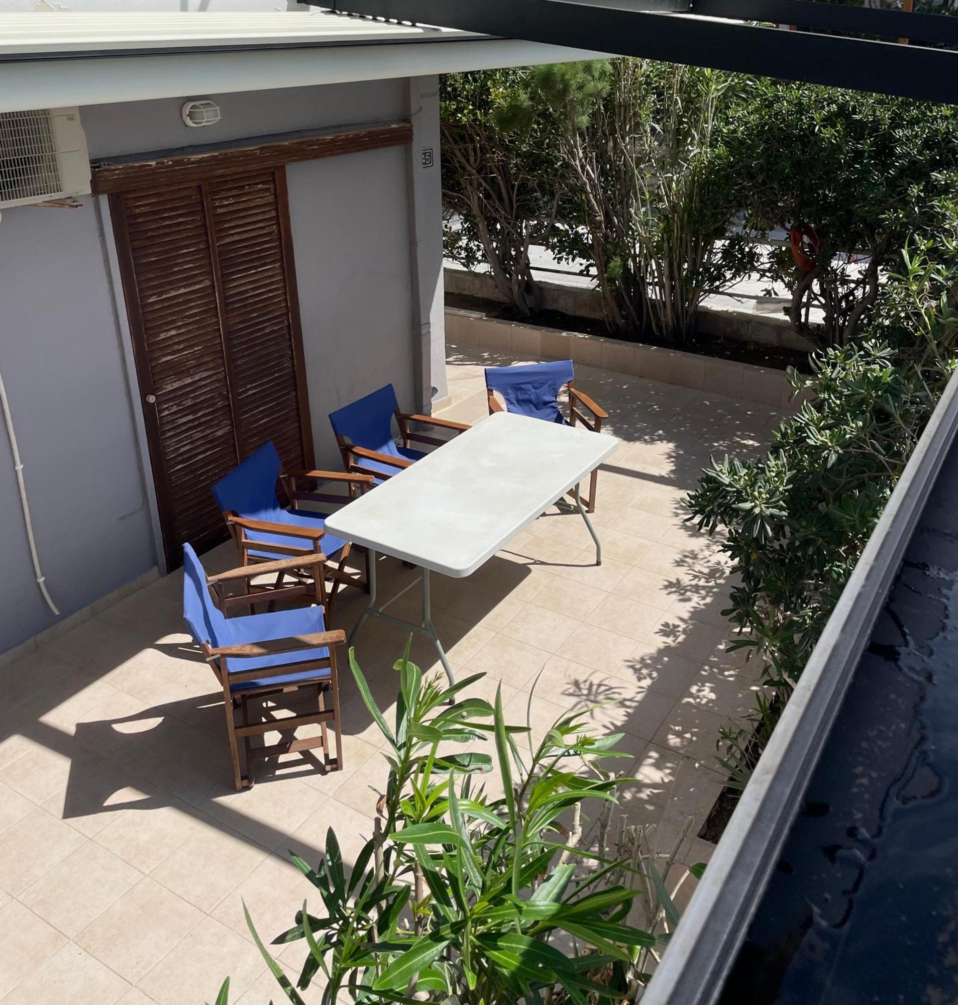 Sea La Vie - Beachfront Retreat Loutráki Buitenkant foto